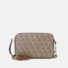 BRYANT CAMERA BAG – Across body bag DKNY - Imagen 2